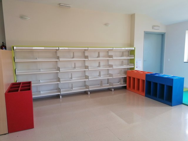 Més informació sobre l'article Mobles nous per la zona infantil de la biblioteca